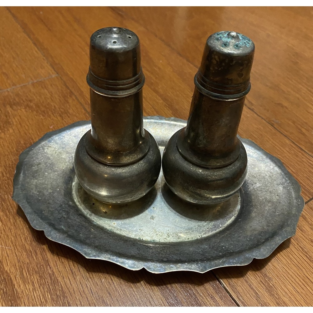Vintage Made In ENGLAND Antique silver plate and salt and pepper shaker